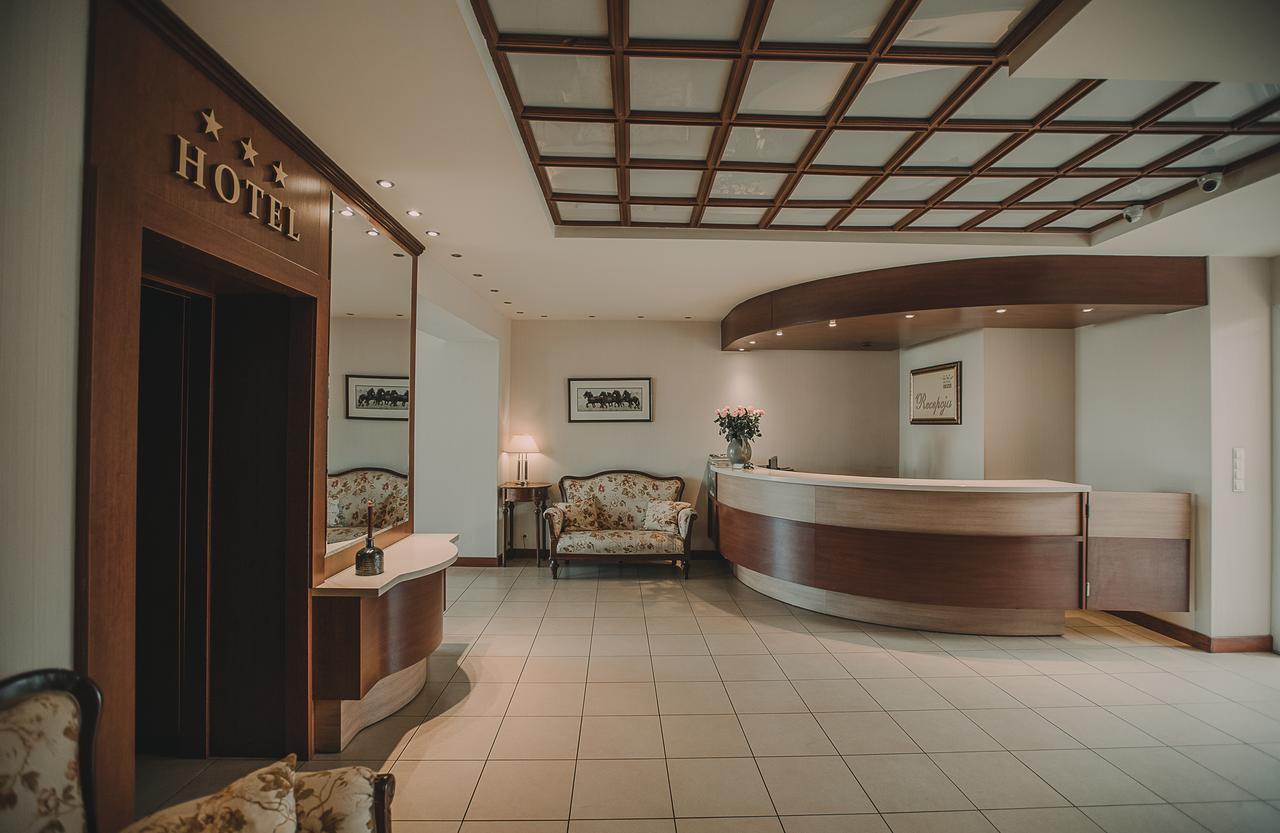 Hotel Restaurant Boss Miloslaw Экстерьер фото